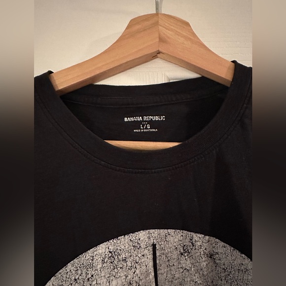 Banana Republic Tee - Picture 2 of 3